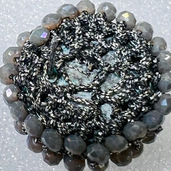 Vtg 50s Bluish-Gray Beaded Post Earrings Iridescent Accents & Silver Threading - Picture 3 of 4